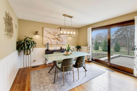 Tiny photo for 1 Aberdeen Road, Hawthorn Woods, IL 60047 (MLS # 12586710)