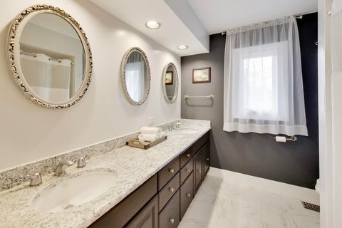 Tiny photo for 1 Aberdeen Road, Hawthorn Woods, IL 60047 (MLS # 12586710)