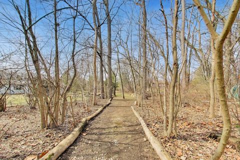 Tiny photo for 1 Aberdeen Road, Hawthorn Woods, IL 60047 (MLS # 12586710)