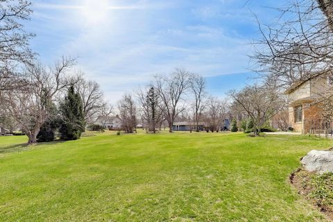 Tiny photo for 1 Aberdeen Road, Hawthorn Woods, IL 60047 (MLS # 12586710)
