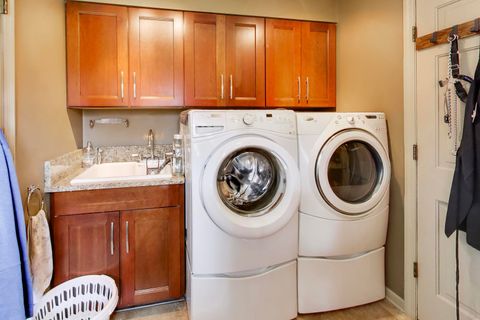 Tiny photo for 1 Aberdeen Road, Hawthorn Woods, IL 60047 (MLS # 12586710)