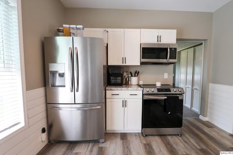 Tiny photo for 630 S 19th St, Quincy, IL 62301 (MLS # 12633173)