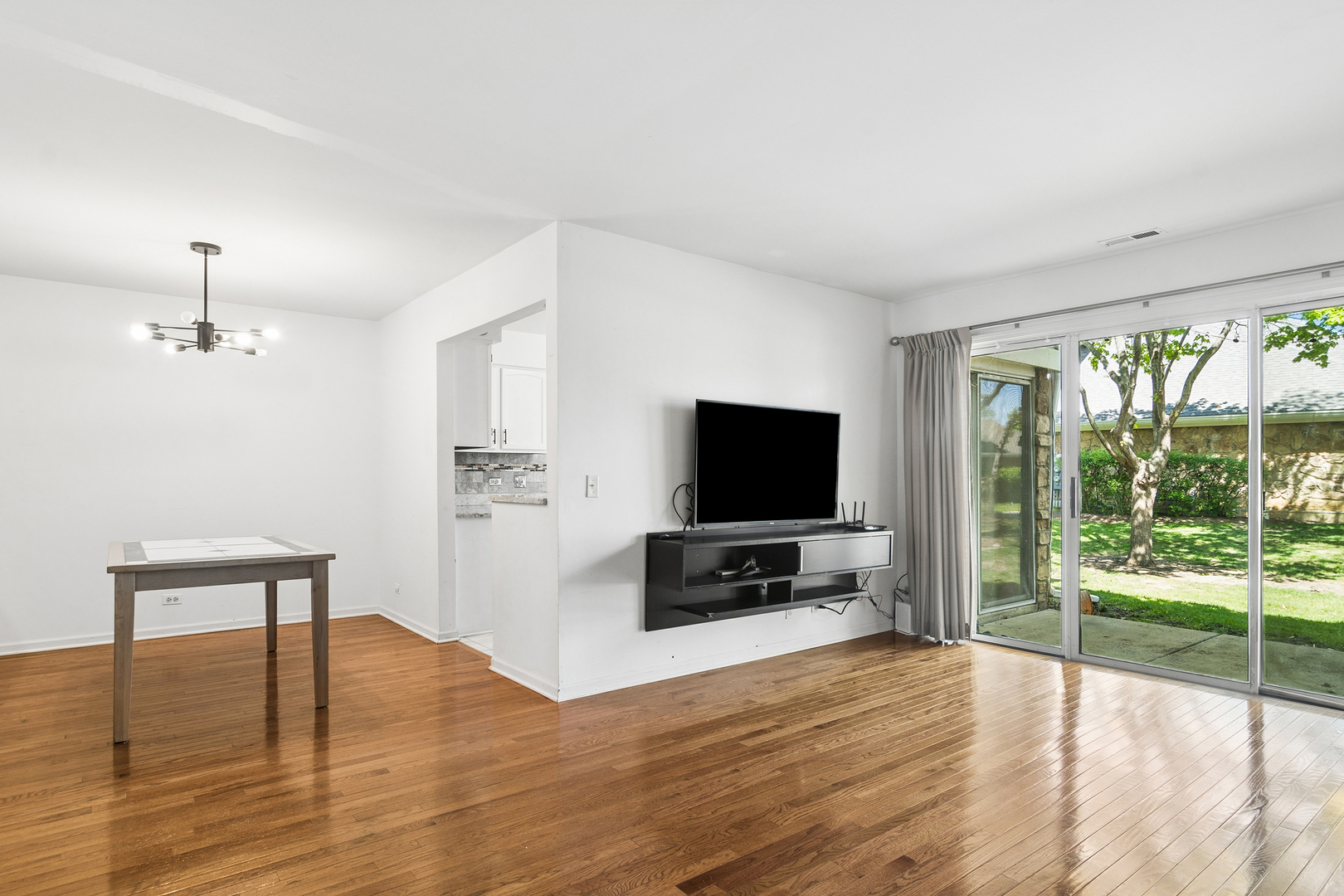 1411 Wentworth Court 1411