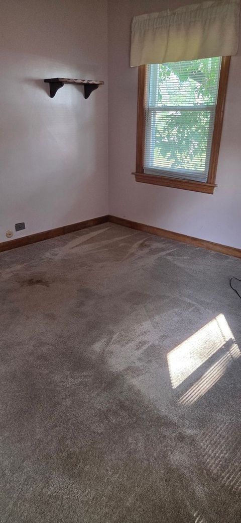 Tiny photo for 9525 W Oak Place, Des Plaines, IL 60016 (MLS # 12488793)