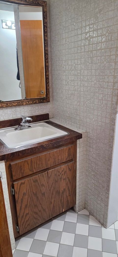 Tiny photo for 9525 W Oak Place, Des Plaines, IL 60016 (MLS # 12488793)