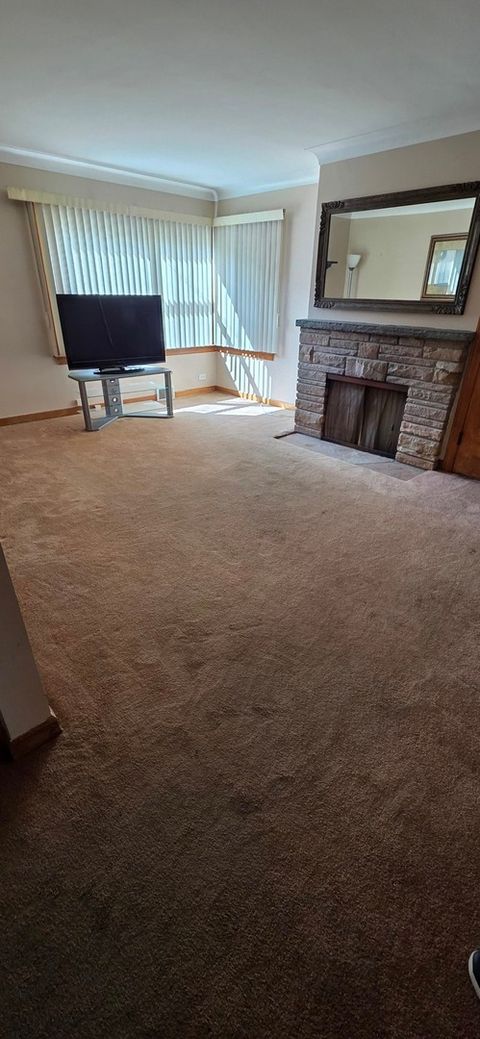 Tiny photo for 9525 W Oak Place, Des Plaines, IL 60016 (MLS # 12488793)