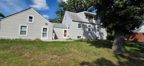 Tiny photo for 9525 W Oak Place, Des Plaines, IL 60016 (MLS # 12488793)
