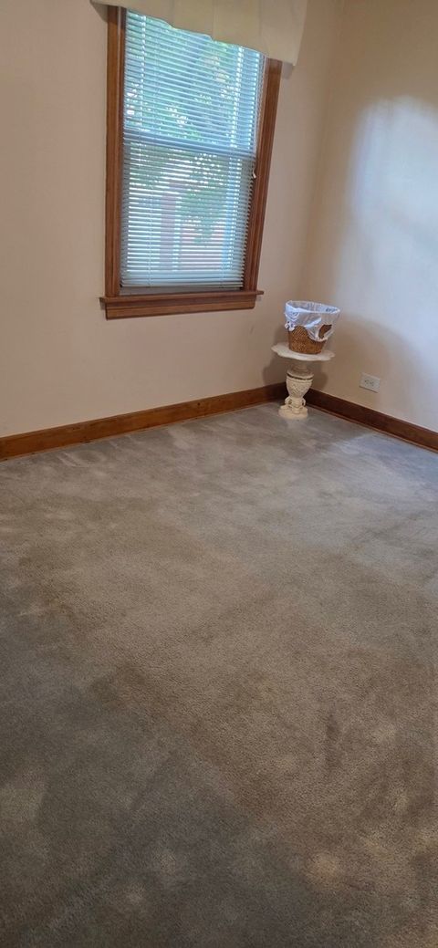Tiny photo for 9525 W Oak Place, Des Plaines, IL 60016 (MLS # 12488793)