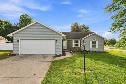 Photo of 602 Brittany Drive, Champaign, IL 61822 (MLS # 12746820)