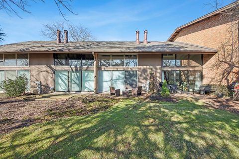 Tiny photo for 5938 Meadow Drive #151-F, Lisle, IL 60532 (MLS # 12594228)