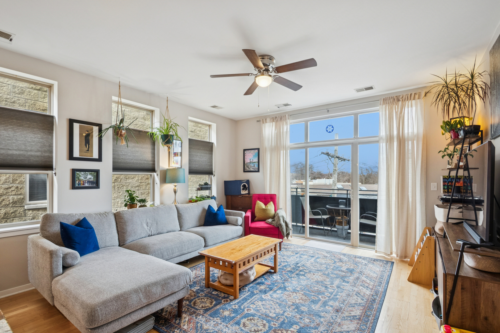 2923 N CLYBOURN Avenue 403