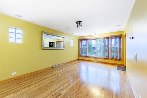 Tiny photo for 1124 Linden Avenue, Bellwood, IL 60104 (MLS # 12544167)