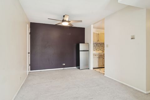 Tiny photo for 24A Kingery Quarter #202, Willowbrook, IL 60527 (MLS # 12545490)