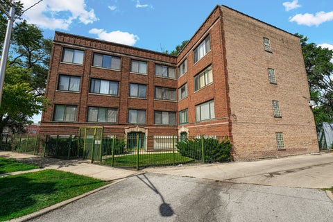 Photo of 8008 S Ridgeland Avenue #2A, Chicago, IL 60617 (MLS # 12721510)