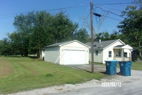 Tiny photo for 110 N Mansfield Avenue, Milford, IL 60953 (MLS # 12444066)
