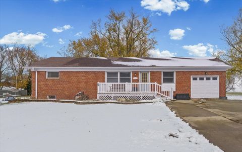 Photo of Roberts, IL 60962 (MLS # 12512453)