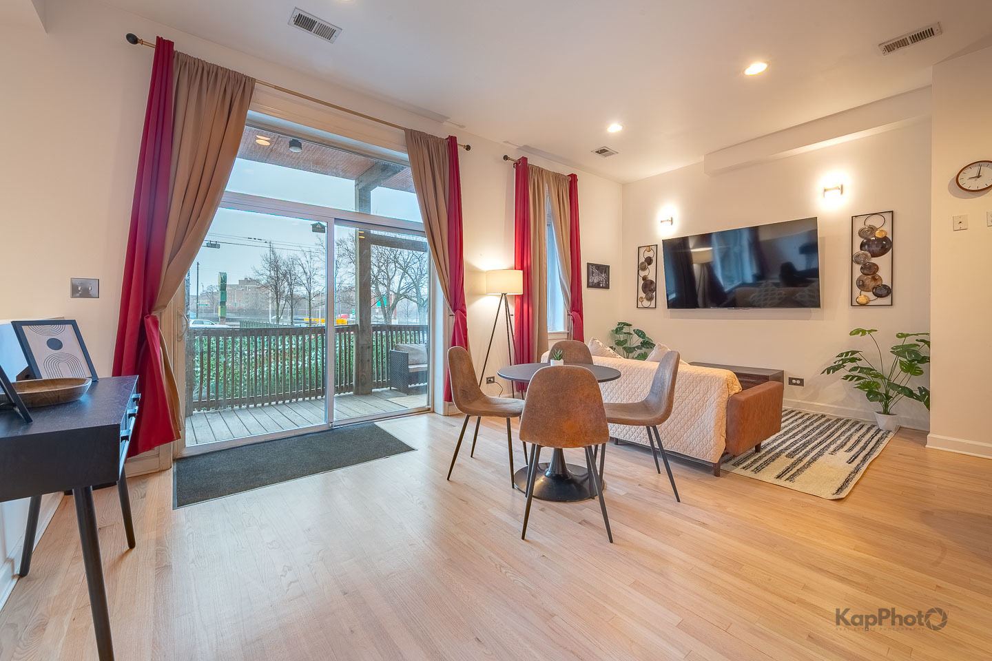 2843 S Wells Street 1E