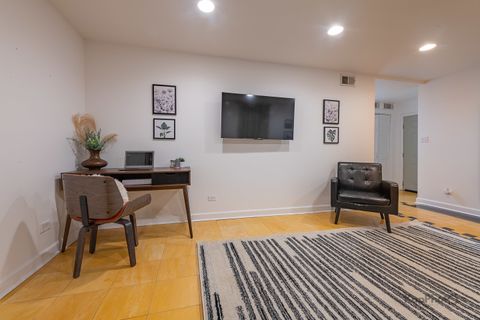 Tiny photo for 2843 S Wells Street #1E, Chicago, IL 60616 (MLS # 12585676)