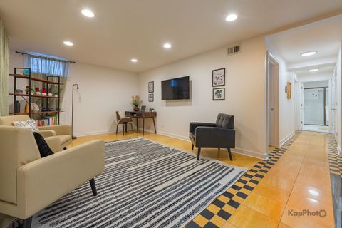 Tiny photo for 2843 S Wells Street #1E, Chicago, IL 60616 (MLS # 12585676)