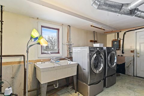 Tiny photo for 2021 W Spring Ridge Drive, Arlington Heights, IL 60004 (MLS # 12552611)