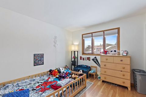 Tiny photo for 2021 W Spring Ridge Drive, Arlington Heights, IL 60004 (MLS # 12552611)