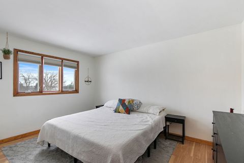 Tiny photo for 2021 W Spring Ridge Drive, Arlington Heights, IL 60004 (MLS # 12552611)