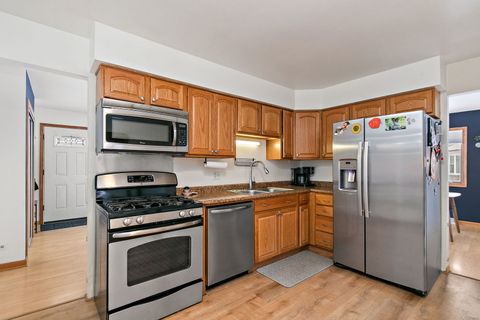 Tiny photo for 2021 W Spring Ridge Drive, Arlington Heights, IL 60004 (MLS # 12552611)