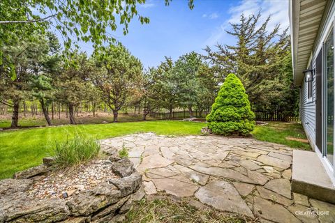 Tiny photo for 427 Barnaby Drive, Oswego, IL 60543 (MLS # 12662117)