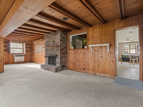 Tiny photo for 3658 15th Avenue Court, Moline, IL 61265 (MLS # 12600796)