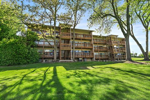 Photo of 5803 Oakwood Drive #C, Lisle, IL 60532 (MLS # 12645940)