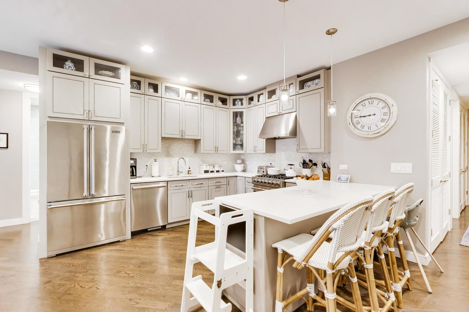 2817 N Oakley Avenue 2N