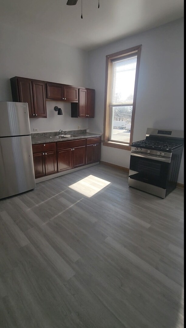 1142 S Francisco Avenue