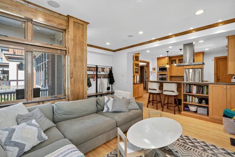 Tiny photo for 4538 N Malden Street, Chicago, IL 60640 (MLS # 12458168)