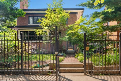 Tiny photo for 4538 N Malden Street, Chicago, IL 60640 (MLS # 12458168)