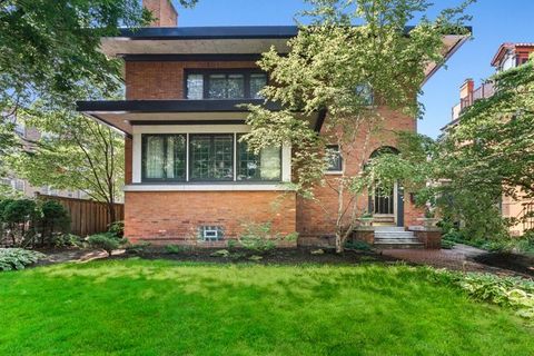 4538 N Malden Street Chicago IL 60640