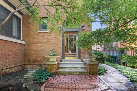 Tiny photo for 4538 N Malden Street, Chicago, IL 60640 (MLS # 12458168)