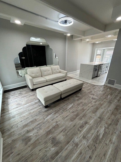 9344 S King Drive