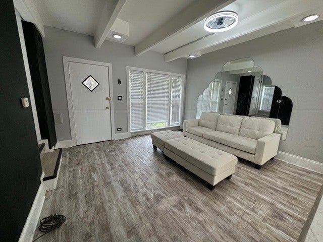 9344 S King Drive