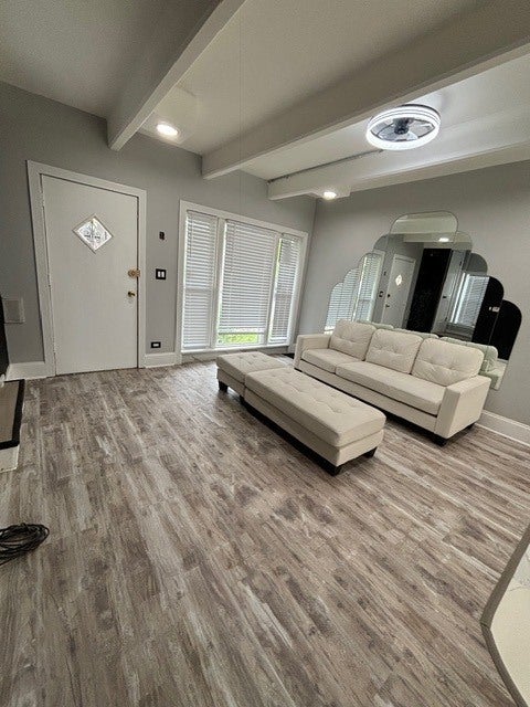 9344 S King Drive