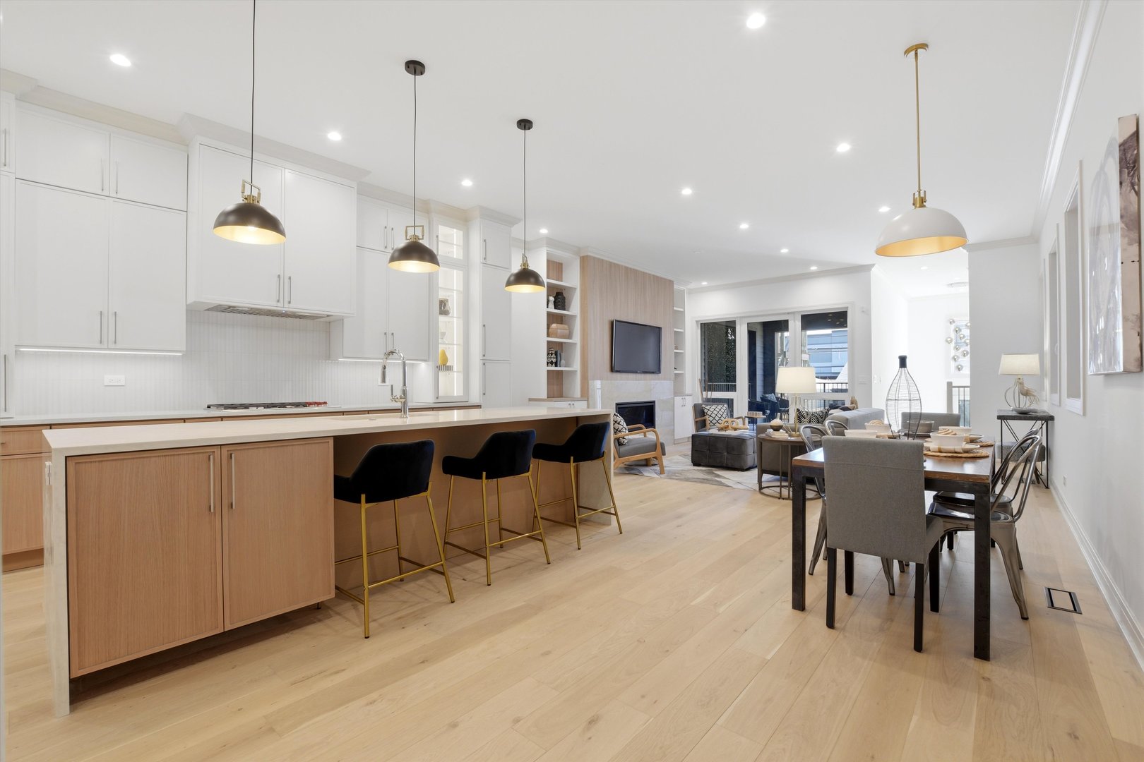 4844 N Hermitage Avenue