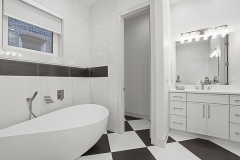 Tiny photo for 4844 N Hermitage Avenue, Chicago, IL 60640 (MLS # 12629882)