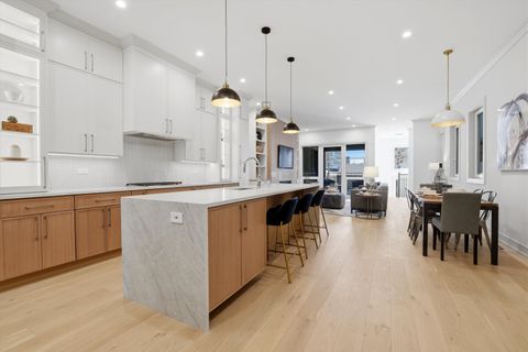 Tiny photo for 4844 N Hermitage Avenue, Chicago, IL 60640 (MLS # 12629882)