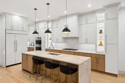 Tiny photo for 4844 N Hermitage Avenue, Chicago, IL 60640 (MLS # 12629882)