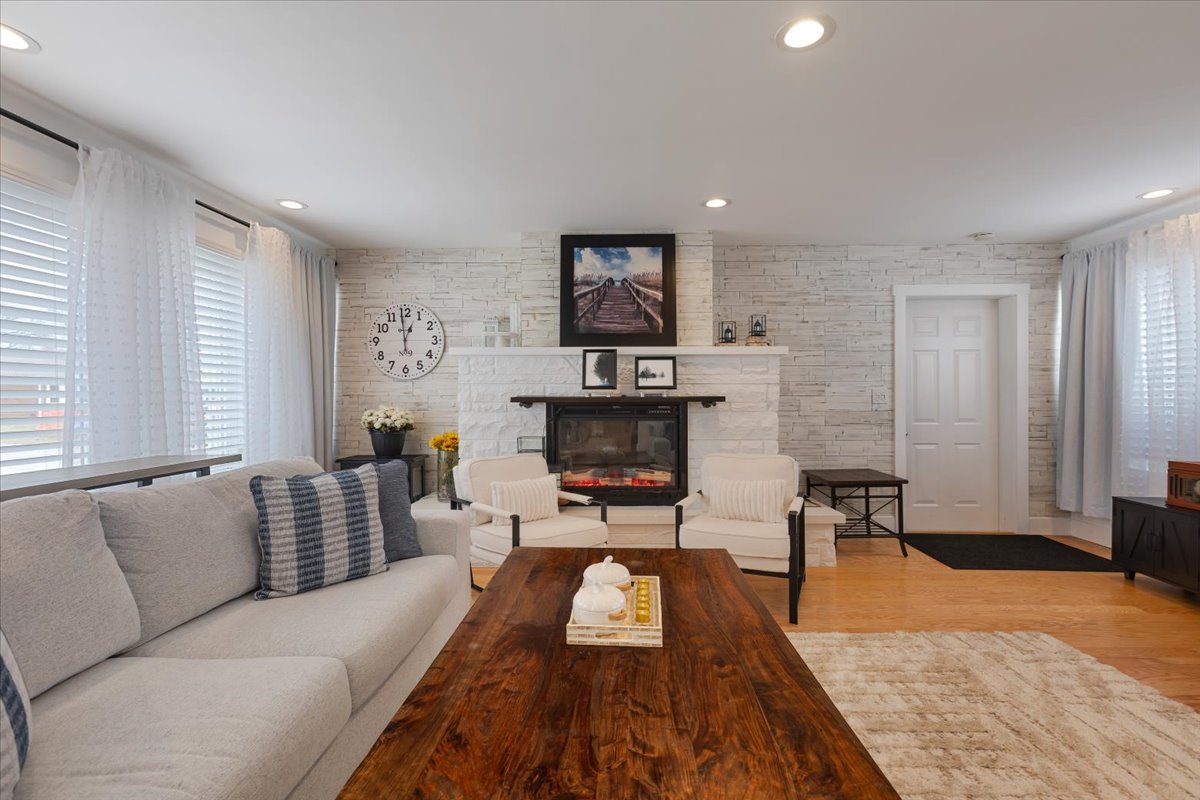 4155 Greenwood Street