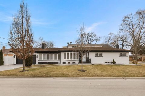 4155 Greenwood Street Skokie IL 60076