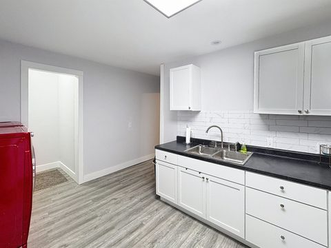 Tiny photo for 1518 W 2nd St Street, Davenport, IA 52802 (MLS # 100000298)