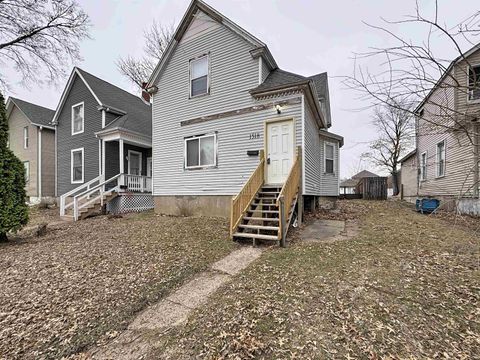 Tiny photo for 1518 W 2nd St Street, Davenport, IA 52802 (MLS # 100000298)