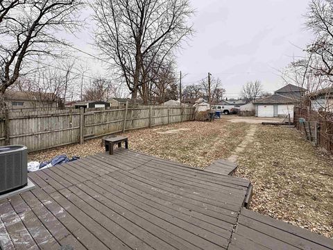 Tiny photo for 1518 W 2nd St Street, Davenport, IA 52802 (MLS # 100000298)