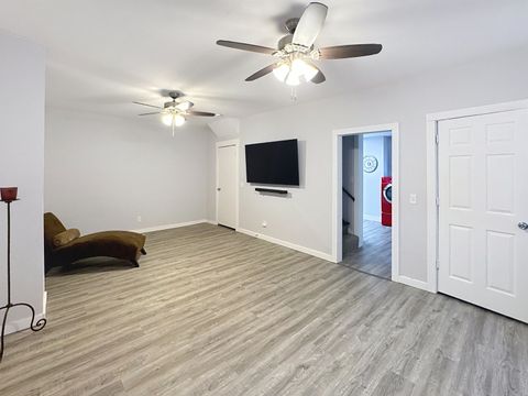 Tiny photo for 1518 W 2nd St Street, Davenport, IA 52802 (MLS # 100000298)