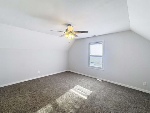 Tiny photo for 1518 W 2nd St Street, Davenport, IA 52802 (MLS # 100000298)